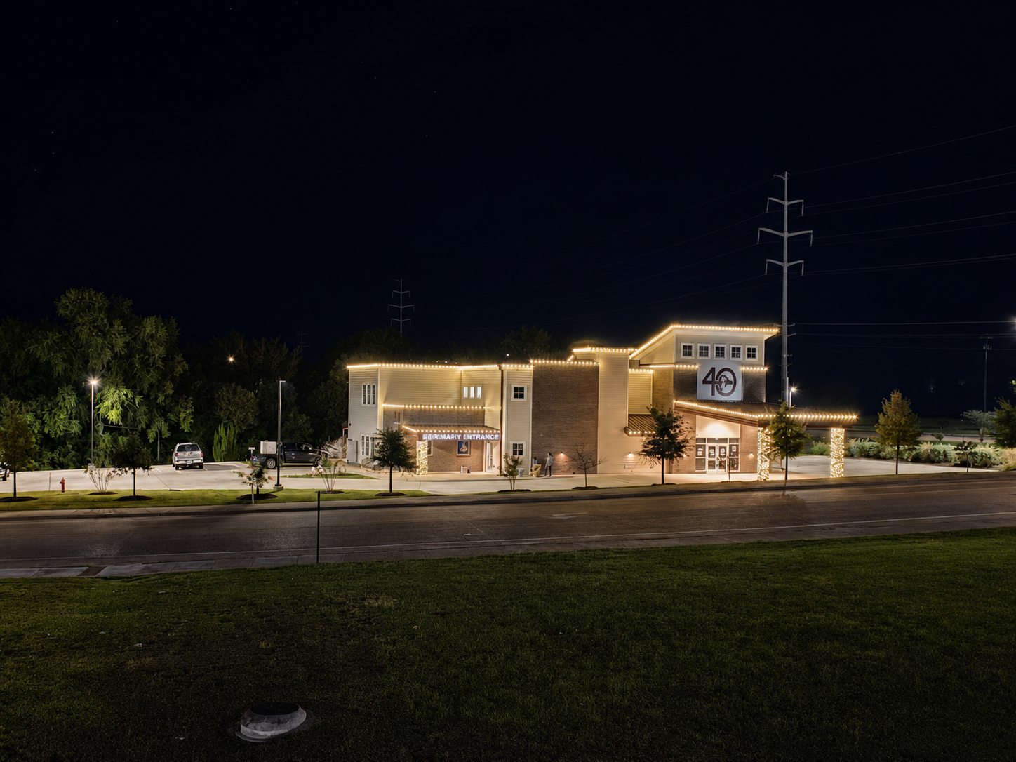 Holiday lighting installation